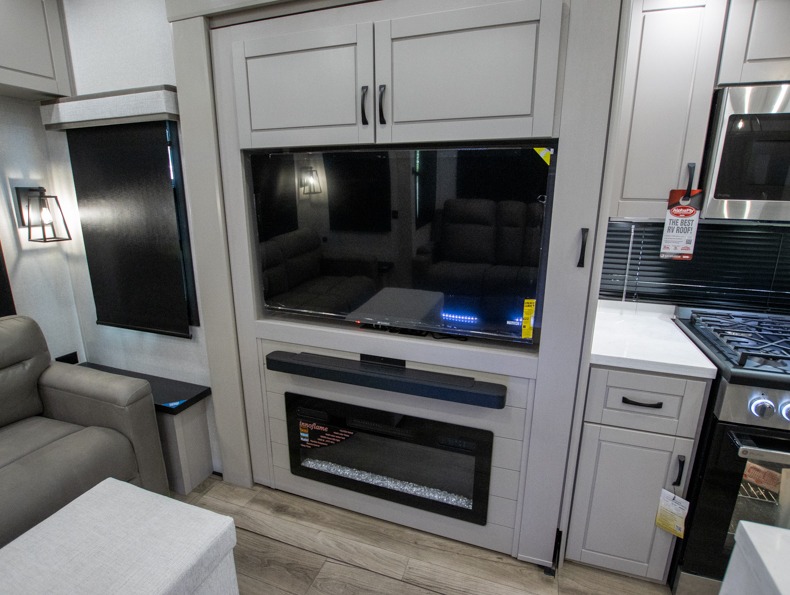 2026 Jayco North Point 377RLBH, $ 148,044