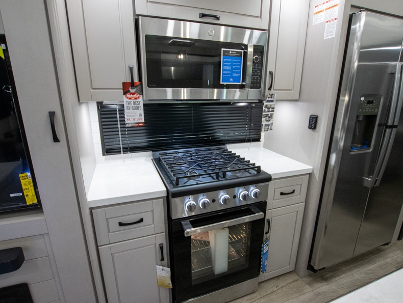 2026 Jayco North Point 377RLBH, $ 148,044