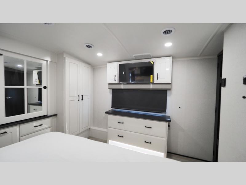 2026 Jayco Pinnacle 32RLTS, $ 145,429