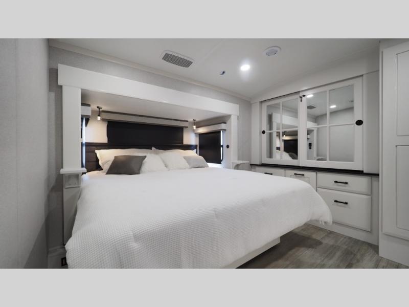 2026 Jayco Pinnacle 32RLTS, $ 145,429