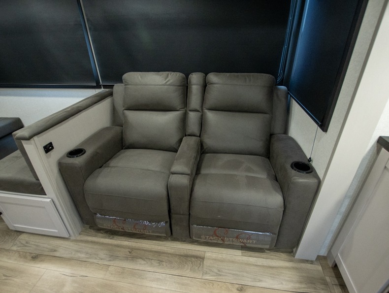 2026 Jayco Jay Feather 29QBH, $ 65,530