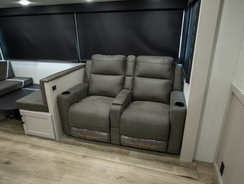 2026 Jayco Jay Feather 27MK, $ 64,337