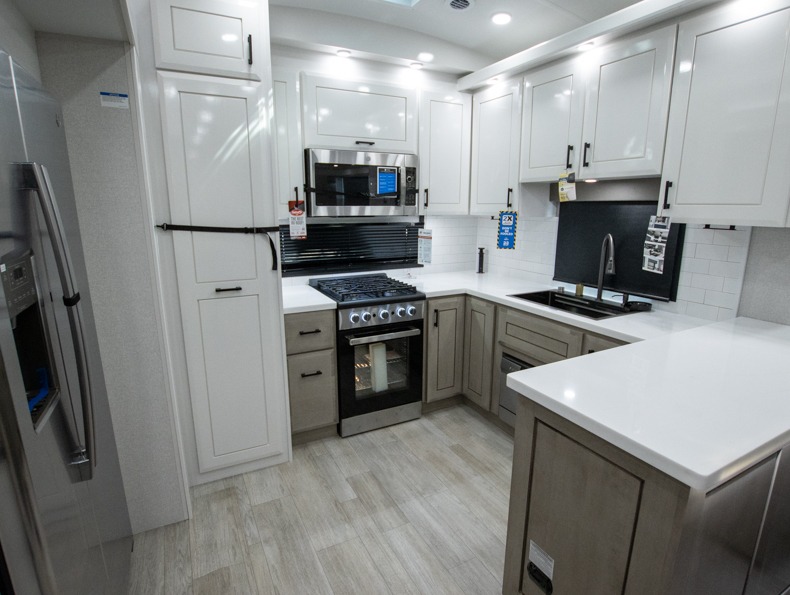 2026 Jayco Pinnacle 38FBRK, $ 158,297