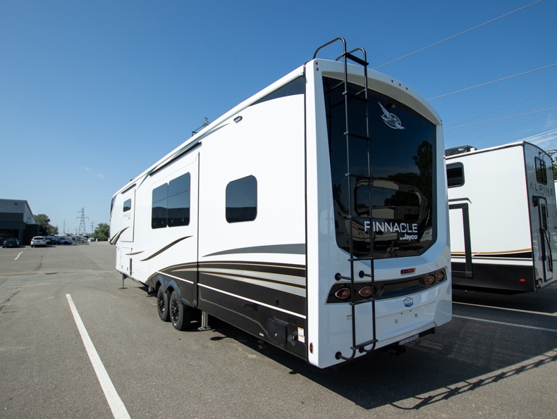 2026 Jayco Pinnacle 38FBRK, $ 158,297