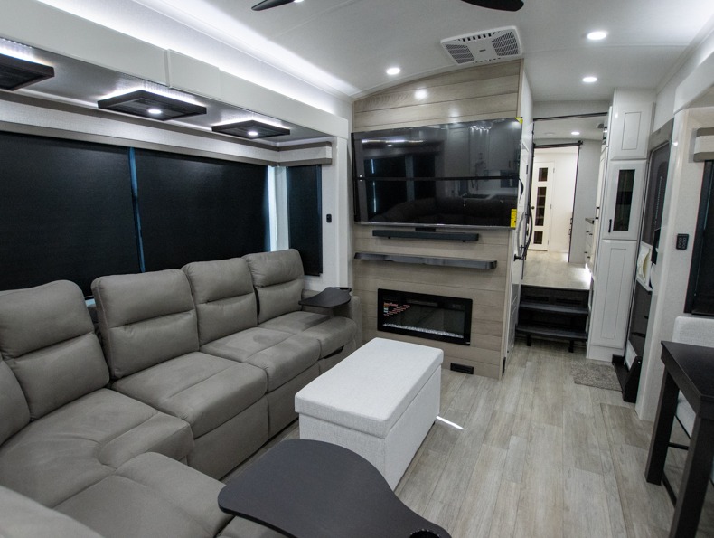2026 Jayco Pinnacle 38FBRK, $ 158,297