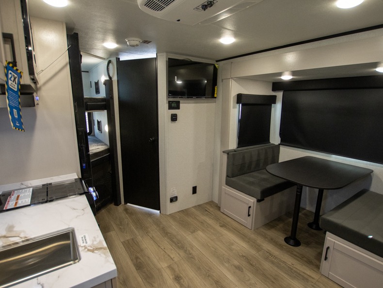 2026 Jayco Jay Feather Air 19MBS, $ 47,731
