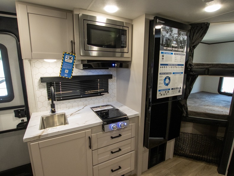 2026 Jayco Jay Feather Air 19MBS, $ 47,731