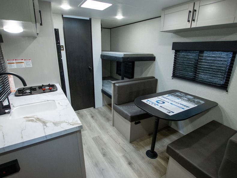 2026 Jayco Jay Feather Air SL 17BHSL, $ 24,818