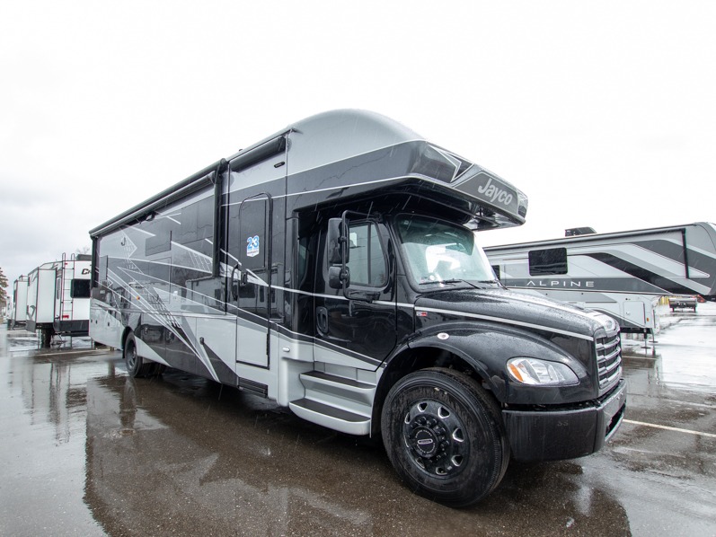 2025 Jayco Seneca 37M, $ 377,402