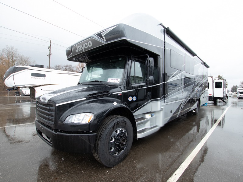 2025 Jayco Seneca 37M, $ 377,402