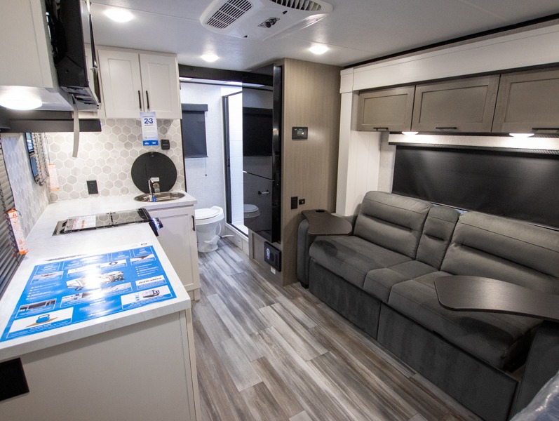 2025 Jayco Jay Feather Air 16RB, $ 43,981