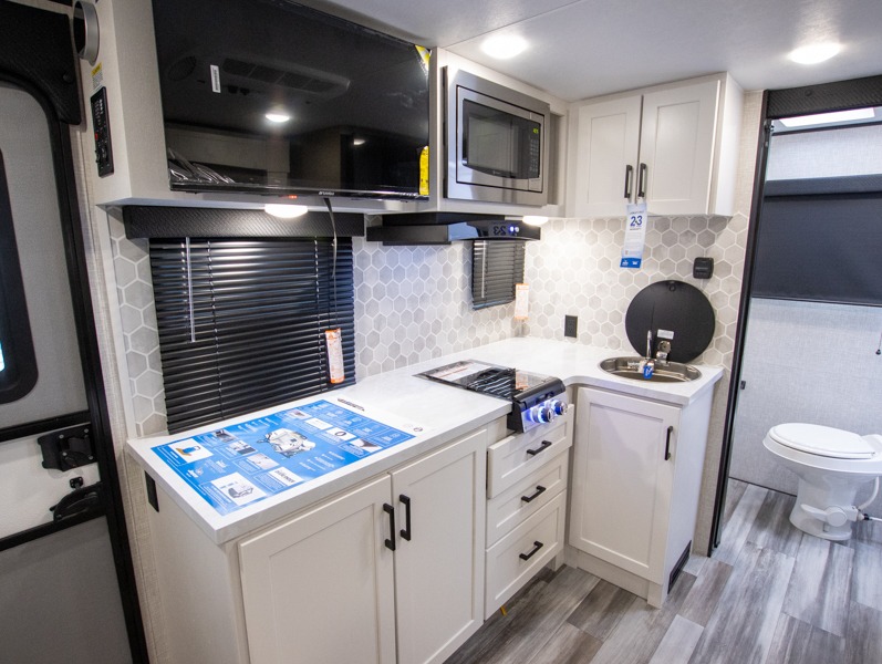 2025 Jayco Jay Feather Air 16RB, $ 43,981