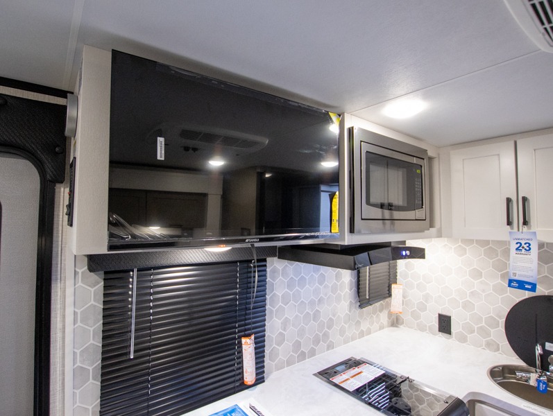 2025 Jayco Jay Feather Air 16RB, $ 43,981