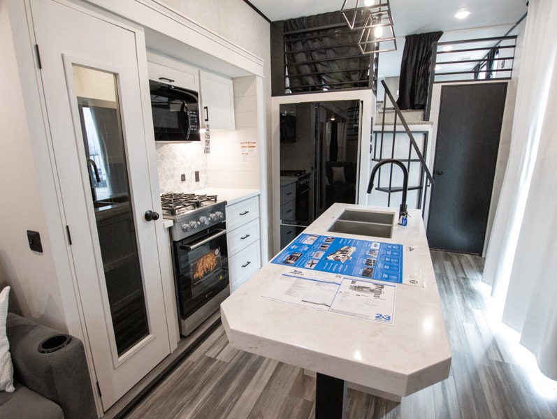 2025 Jayco Jay Flight Bungalow JayLoft, $ 95,506