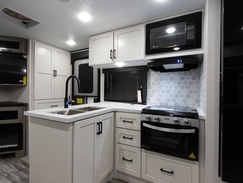 2025 Jayco Jay Feather 29BHB, $ 63,354