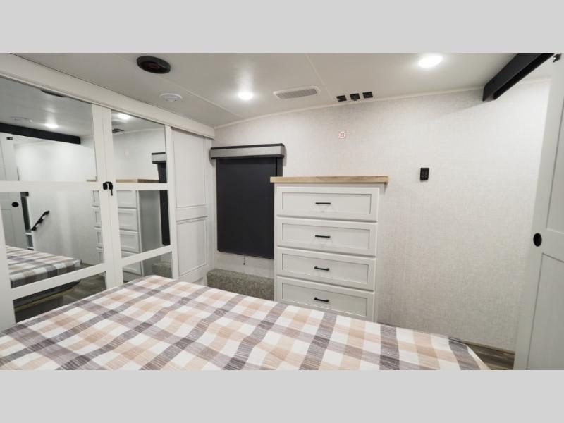 2025 Jayco Eagle 317RLOK, $ 67,990