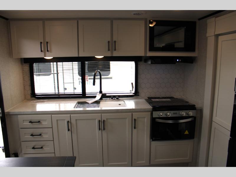 2025 Jayco Jay Feather 23RK, $ 52,906