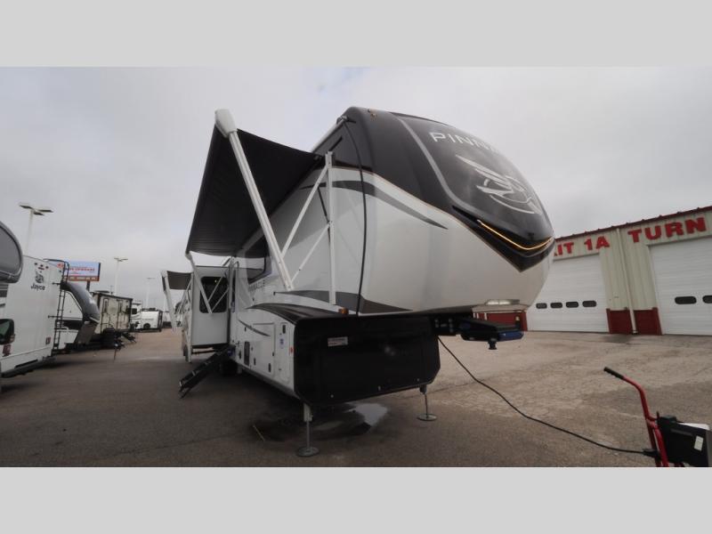 2025 Jayco Pinnacle 38FBRK, $ 153,047
