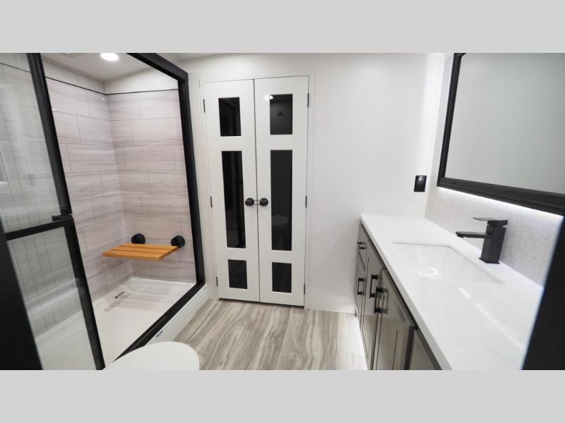 2025 Jayco Pinnacle 38FBRK, $ 153,047