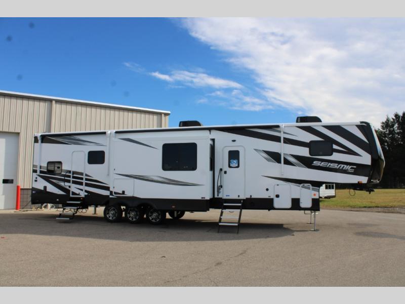2025 Jayco Seismic 399, $ 129,504