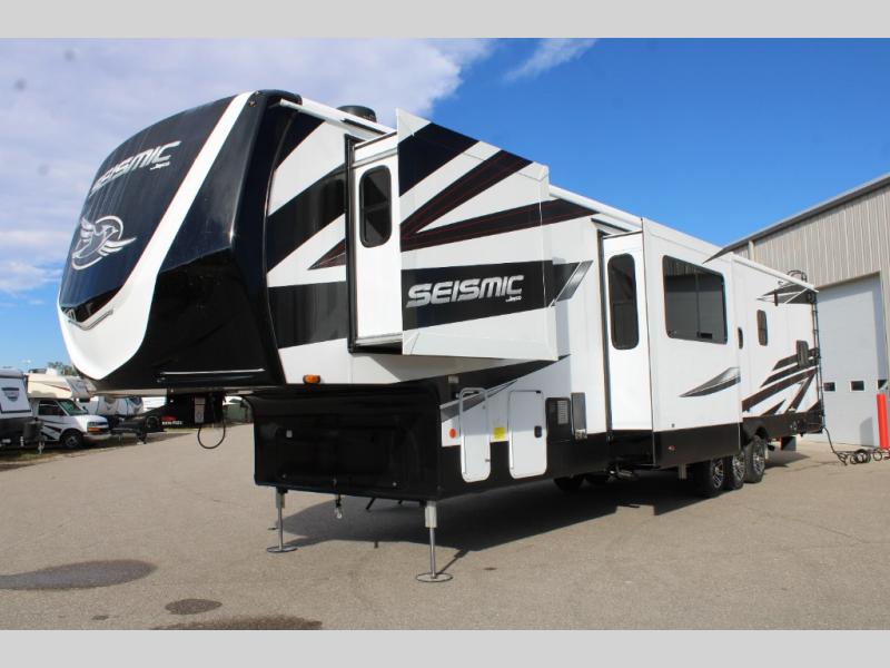 2025 Jayco Seismic 399, $ 129,504