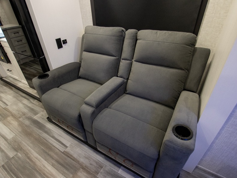 2025 Jayco Jay Feather 21MML, $ 51,309