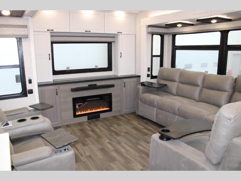 2025 Jayco North Point 381CKRE, $ 92,990