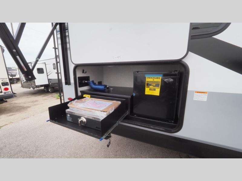 2025 Jayco Jay Feather 21MBH, $ 52,149
