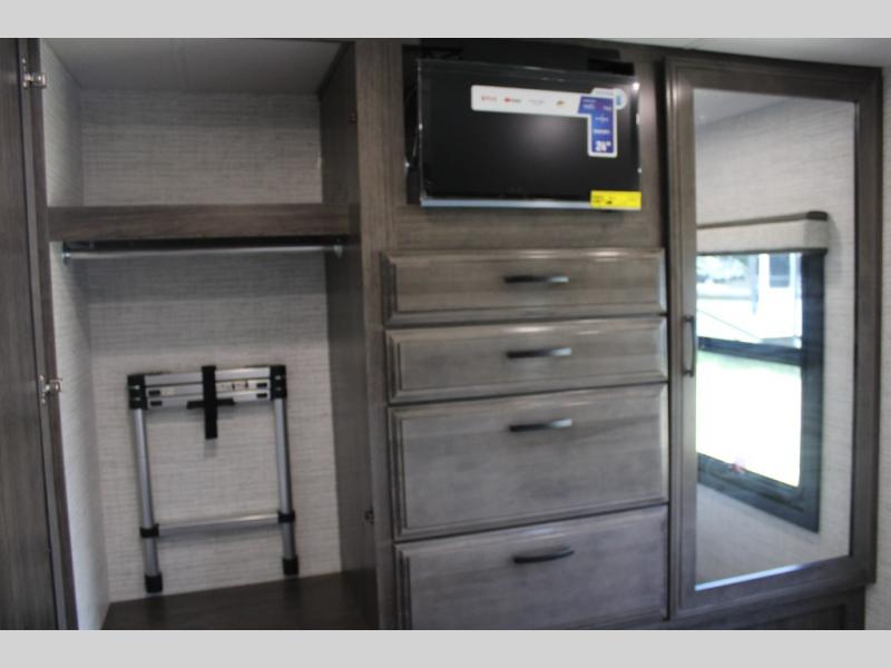 2025 Jayco Greyhawk 29MV, $ 204,798