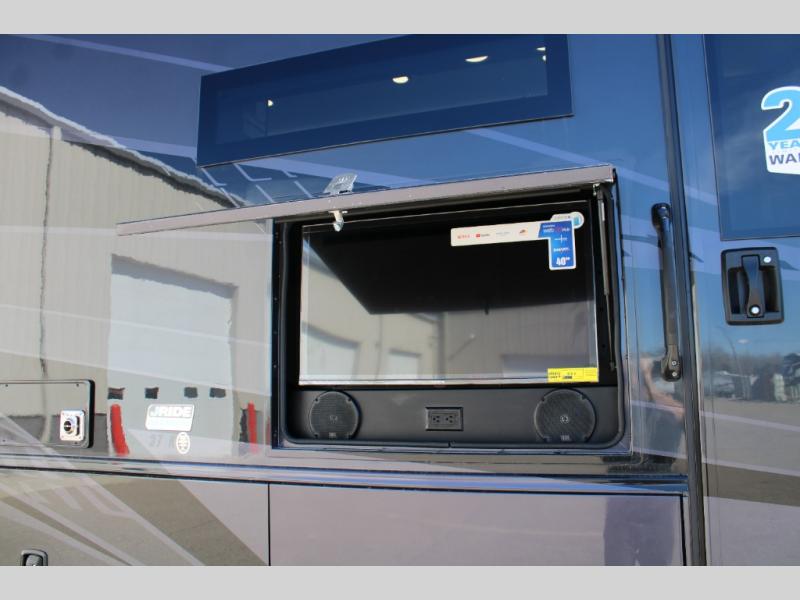 2025 Jayco Seneca 37K, $ 259,990