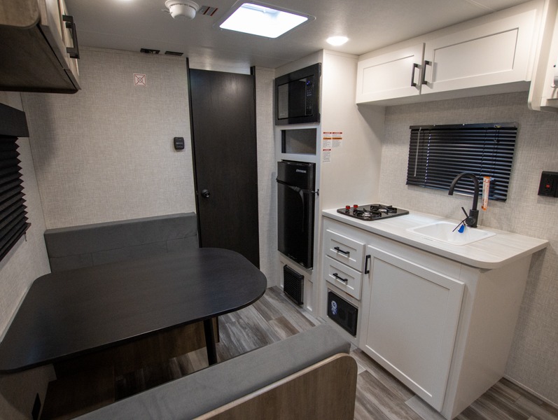 2025 Jayco Jay Flight SLX 170FQ Sport Edition, $ 22,493