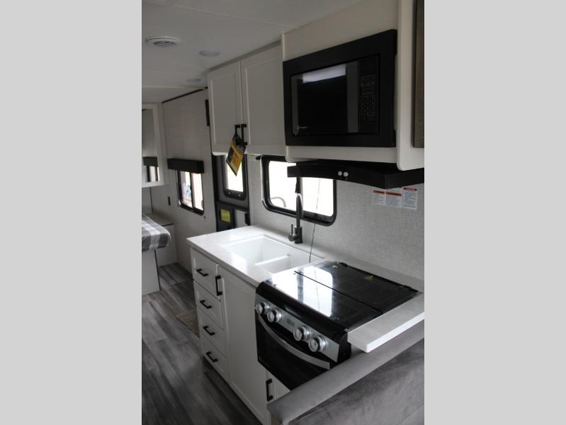 2025 Jayco Jay Flight SLX 210QB, $ 31,866