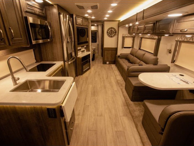 2024 Jayco Seneca Prestige 37K, $ 244,990