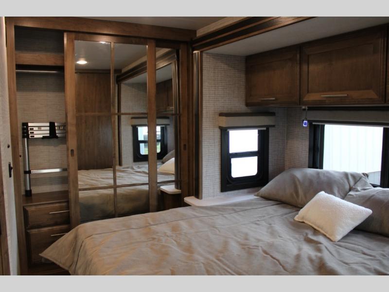 2024 Jayco Greyhawk XL 32U, $ 179,990