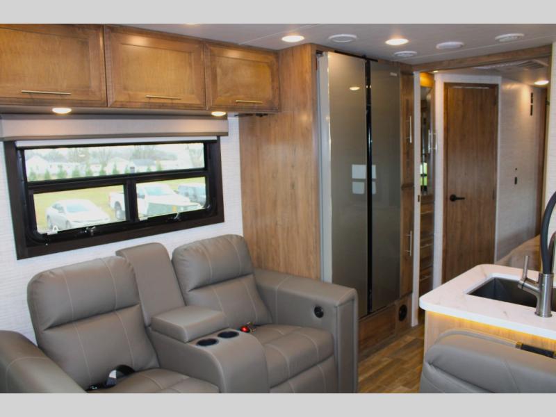 2024 Jayco Greyhawk XL 32U, $ 179,990