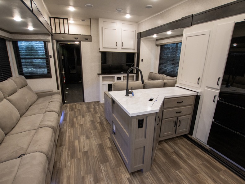 2024 Jayco Seismic 395, $ 79,990