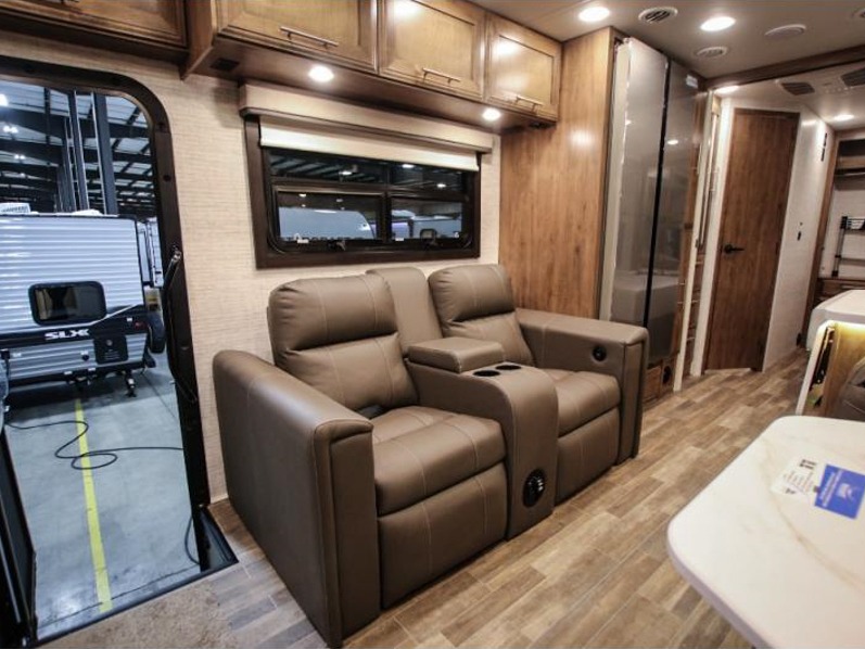 2024 Jayco Greyhawk XL 32U, $ 179,990
