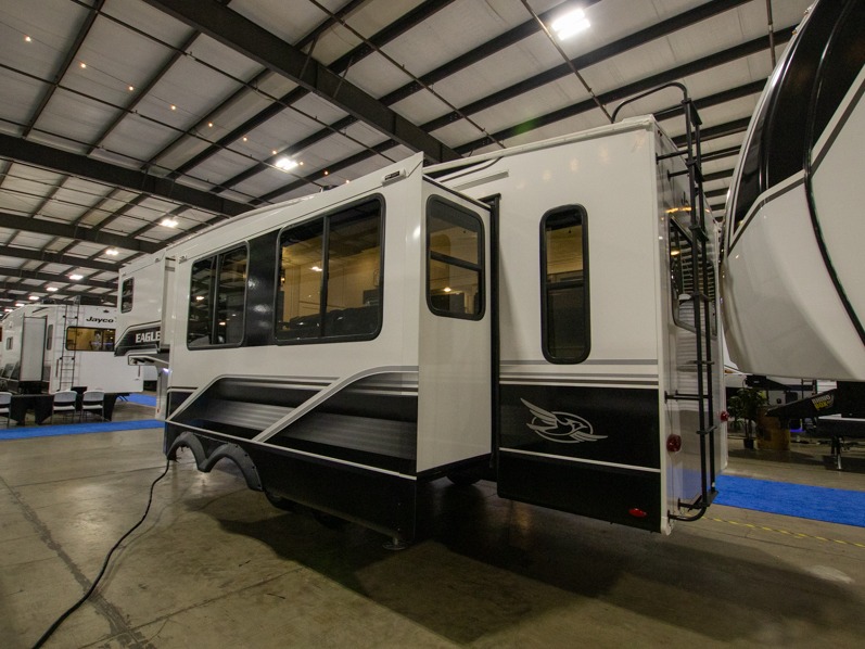2024 Jayco Eagle 28.5RSTS, $ 52,990