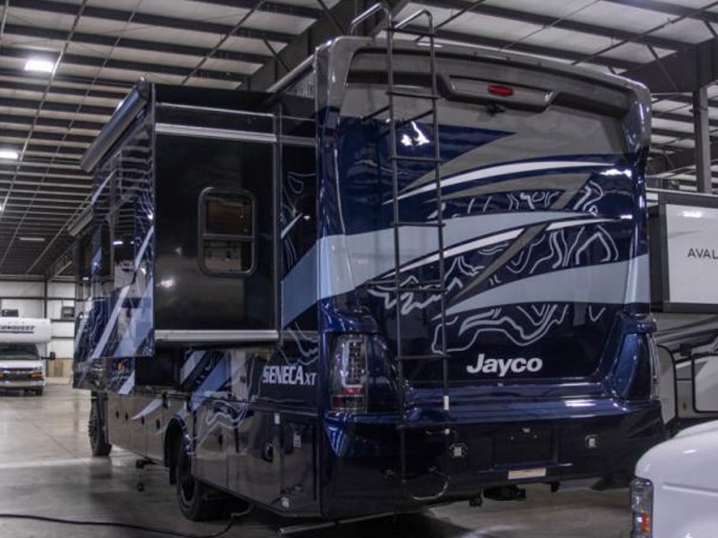 2023 Jayco Seneca XT 32U, $ 199,990