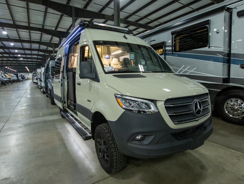 2023 Jayco Terrain 19Y, $ 134,990