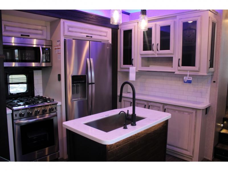 2023 Jayco Seismic Luxury Series 3512, $ 99,990