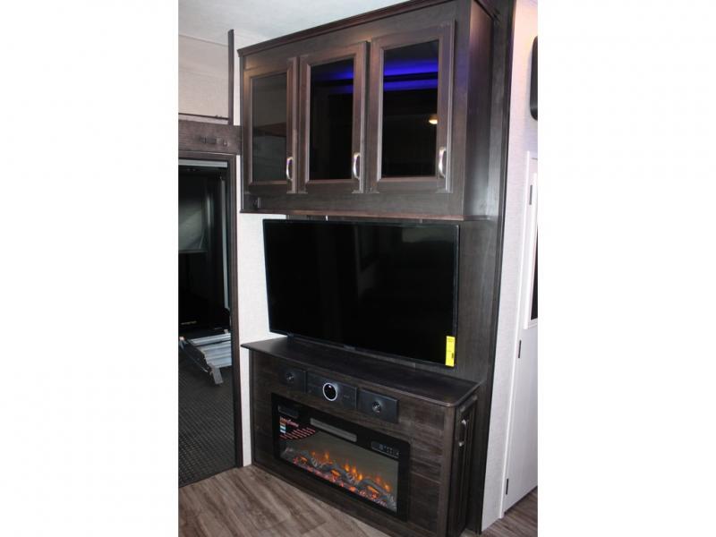 2023 Jayco Seismic Luxury Series 3512, $ 99,990