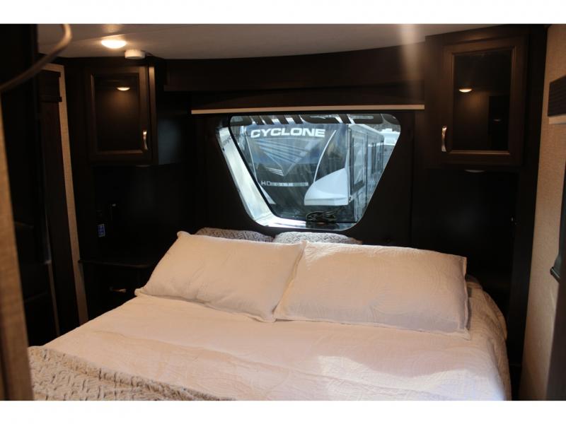 2023 Jayco Seismic Luxury Series 3512, $ 99,990