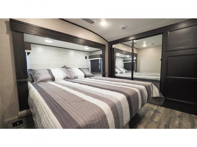 2022 Jayco Eagle 335RDOK, $ 59,990