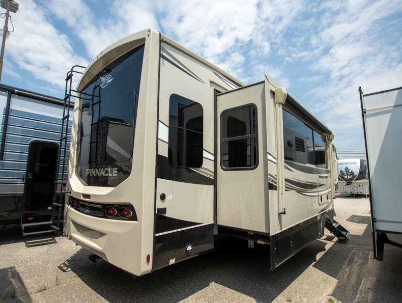 2022 Jayco Pinnacle 36KPTS, $ 89,990