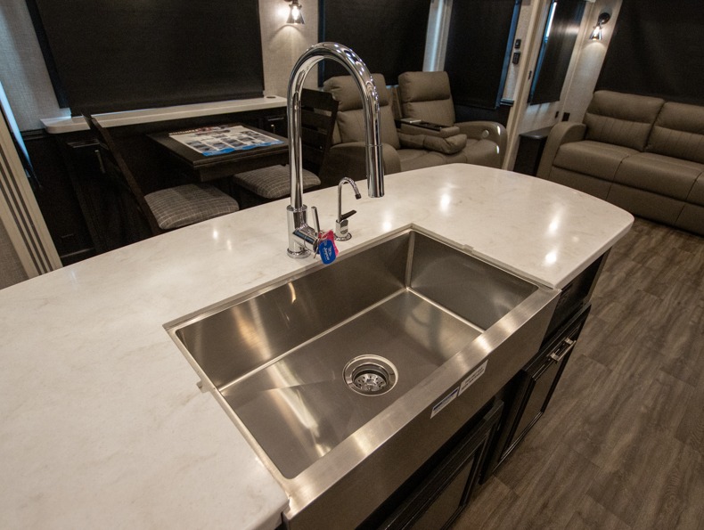 2022 Jayco Pinnacle 36KPTS, $ 89,990