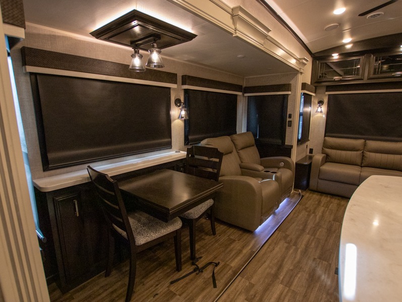 2022 Jayco Pinnacle 36SSWS, $ 94,990