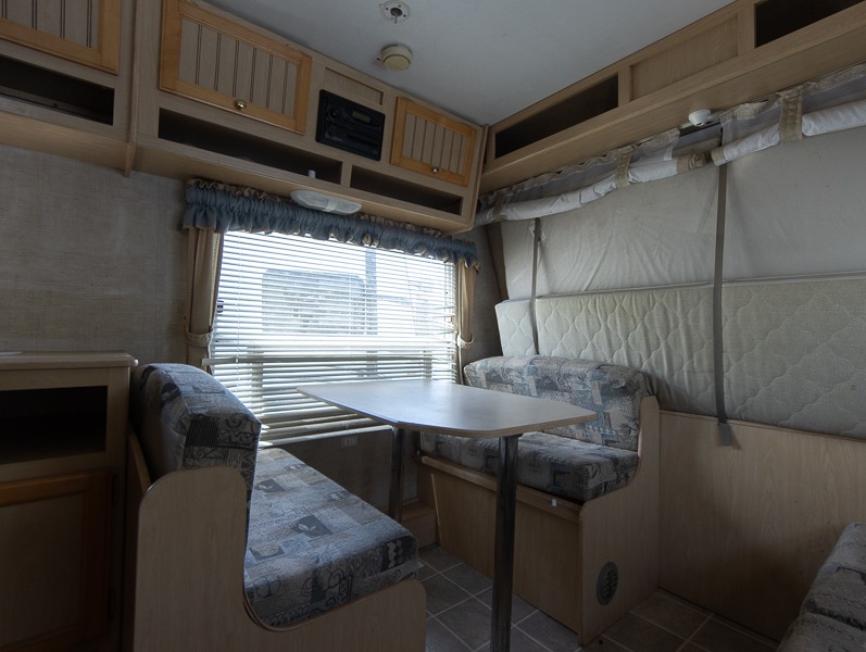 2005 Jayco Jay Feather EXP 25 G, $ 0