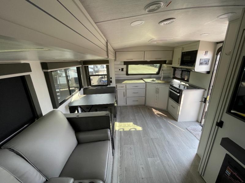 2026 Keystone Cougar Half-Ton (Travel Trailer) 25F, $ 61,050