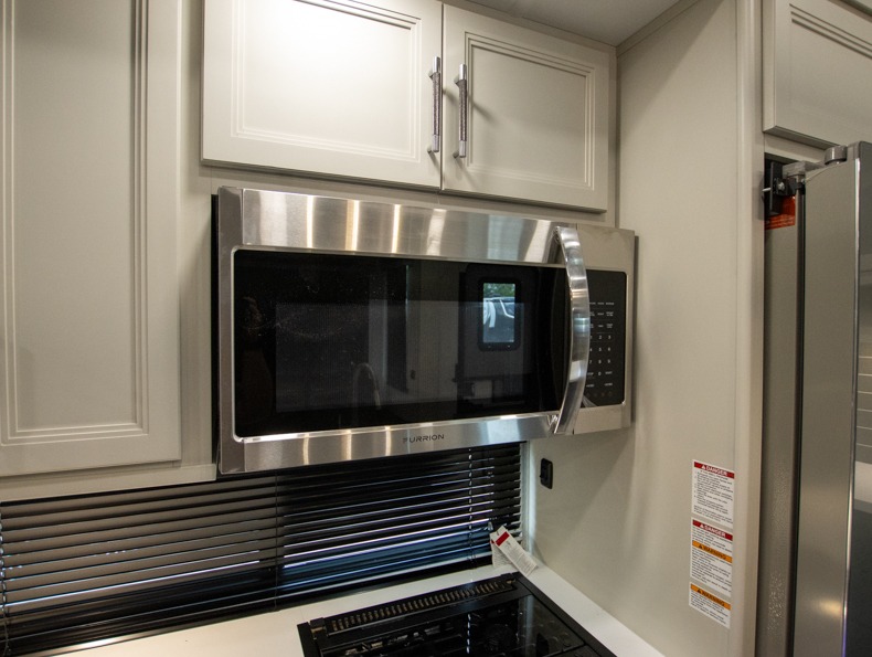 2026 Keystone Alpine Avalanche Edition 390DS, $ 110,305